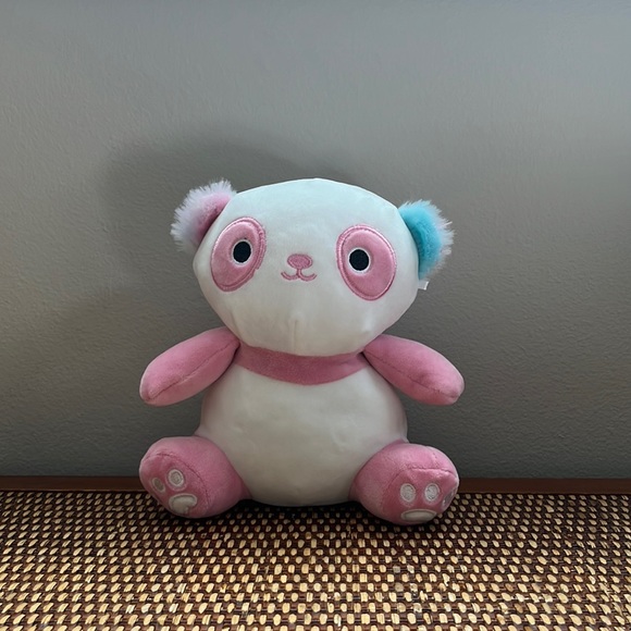 Squishmallow Squeeze-Mallow- Kaldette is a Panda!! - Picture 1 of 4